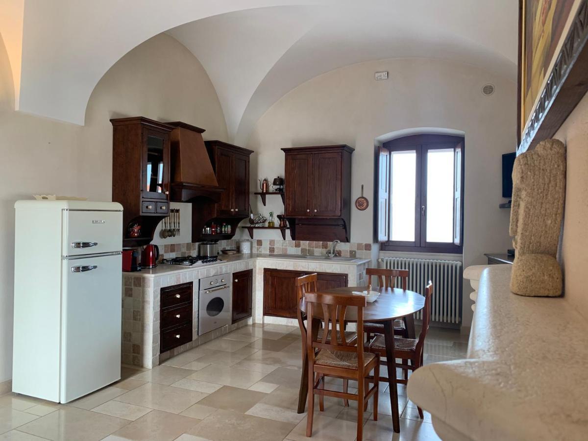 Palazzo Dei Gesuiti Appartamento Con Terrazza Privata โมโนโปลี ภายนอก รูปภาพ